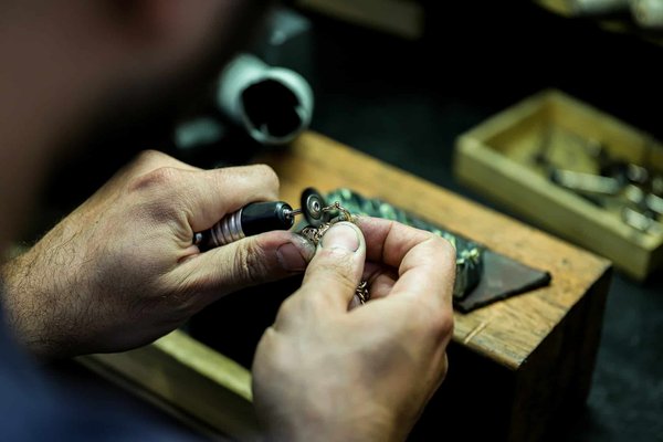 Où trouver des ateliers de fabrication de bijoux en Italie?